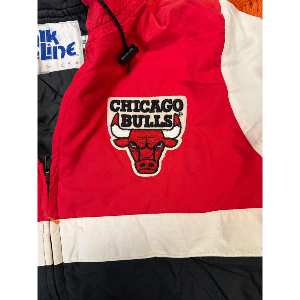 Vintage Chalk Line Chicago Bulls Hooded Jacket Kids 18/20 Red Black White NBA - Picture 3 of 5